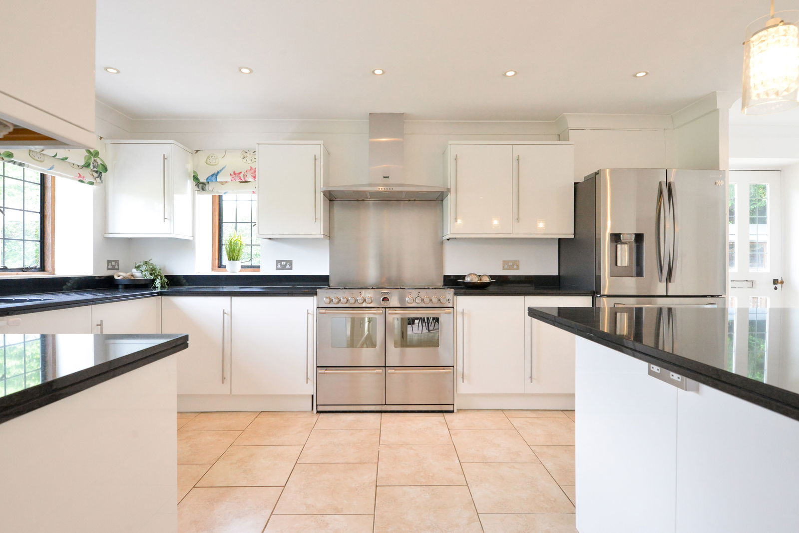 5 bed detached house to rent in Bookhurst Road, Cranleigh 6