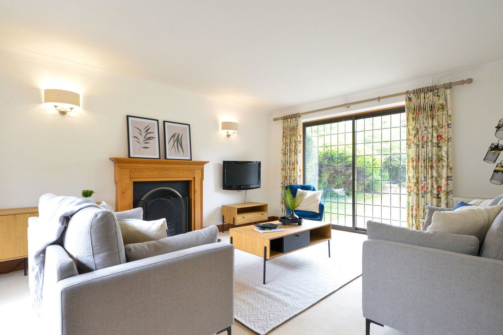 5 bed detached house to rent in Bookhurst Road, Cranleigh 12