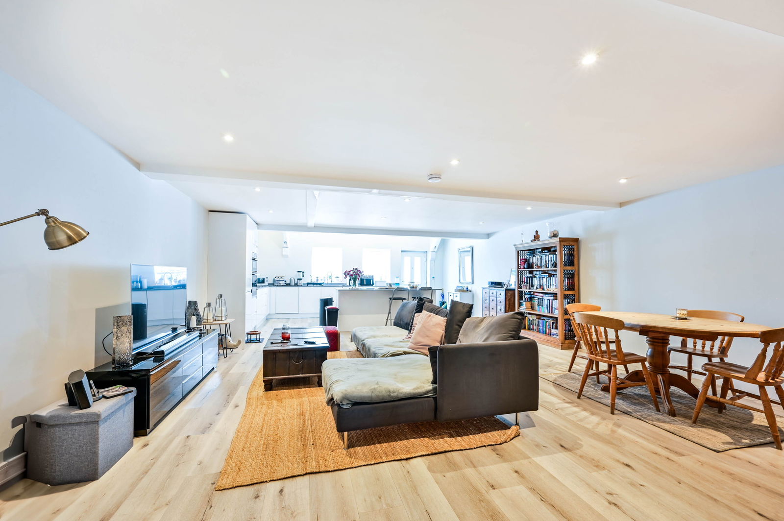 3 bed terraced house for sale, Alfold 2