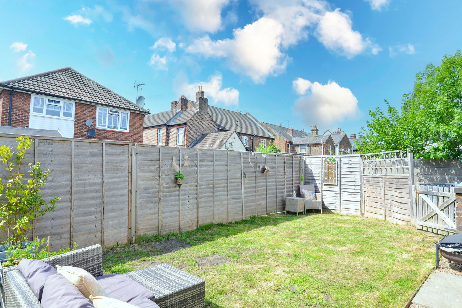 1 bed flat for sale in Kingston Road, Leatherhead  - Property Image 3