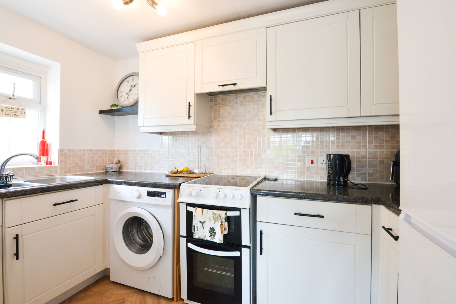 1 bed flat for sale in Kingston Road, Leatherhead  - Property Image 6