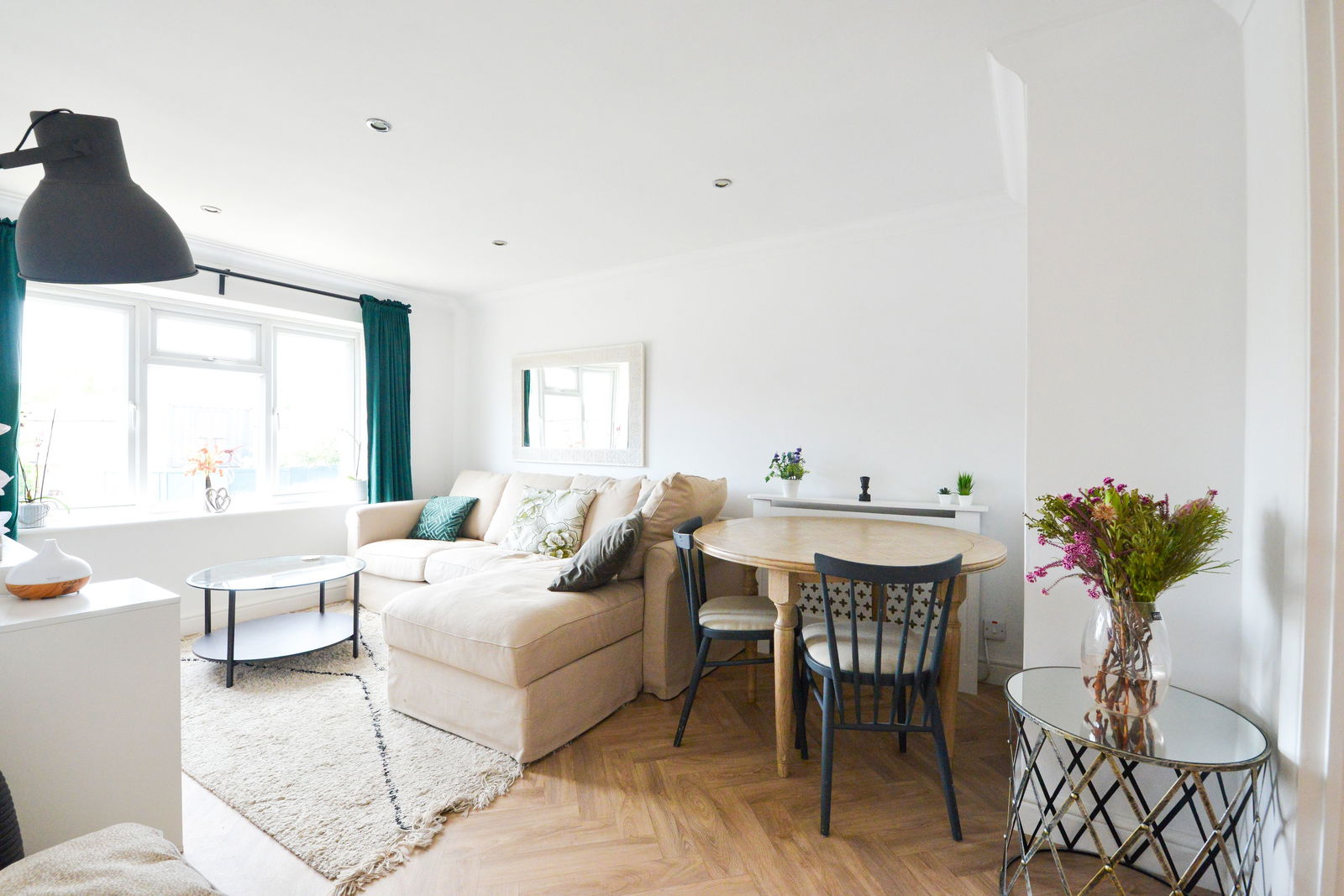 1 bed flat for sale in Kingston Road, Leatherhead, KT22