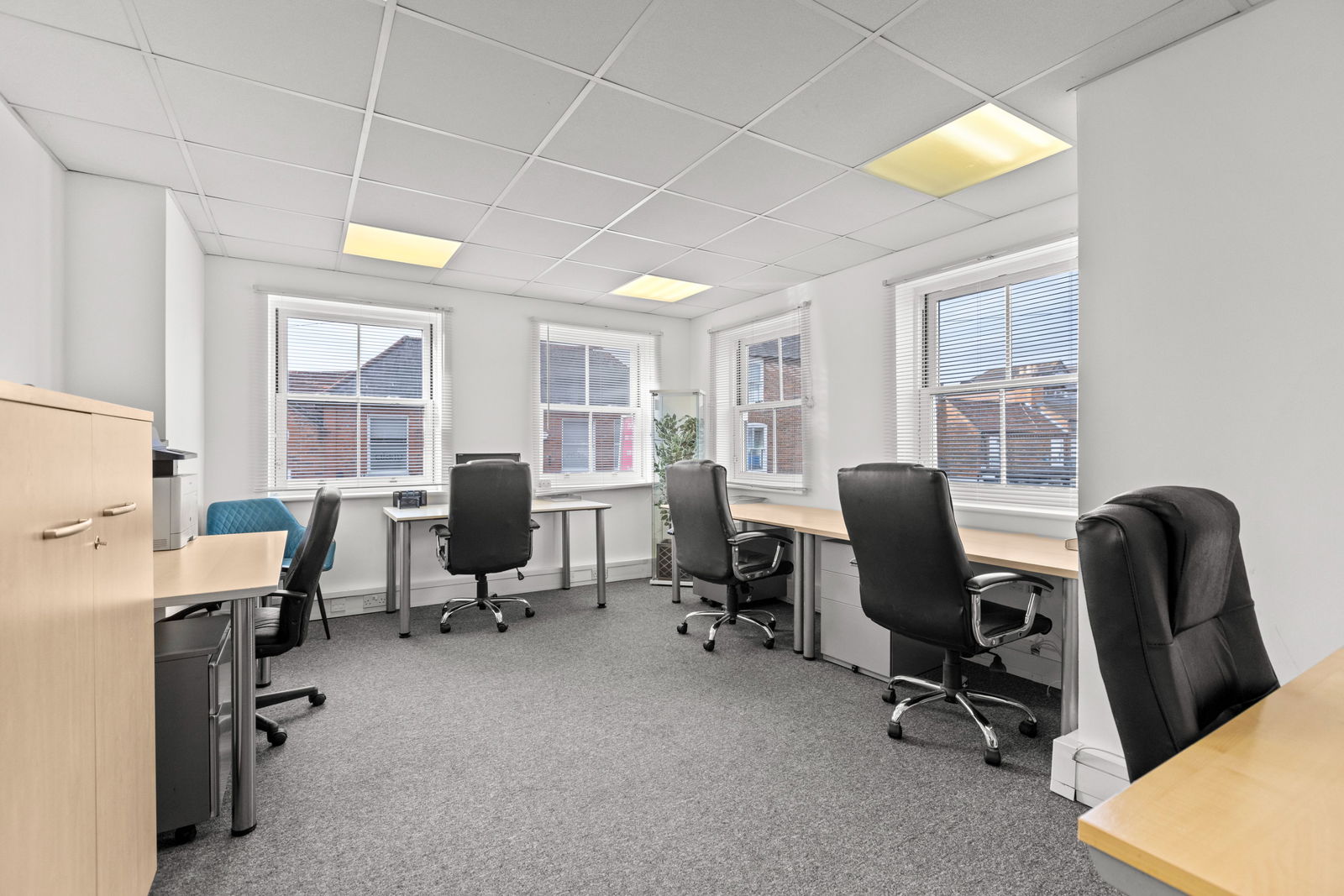 Commercial property to rent in High Street, Slough - Property Image 5