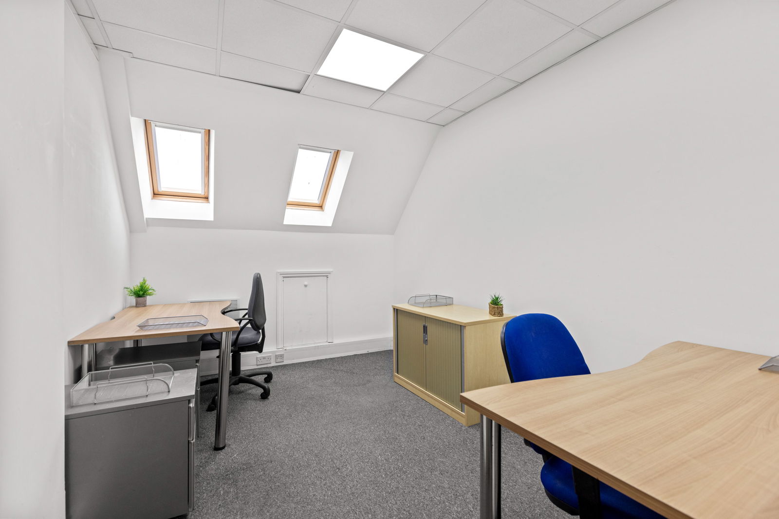 Commercial property to rent in High Street, Slough - Property Image 6