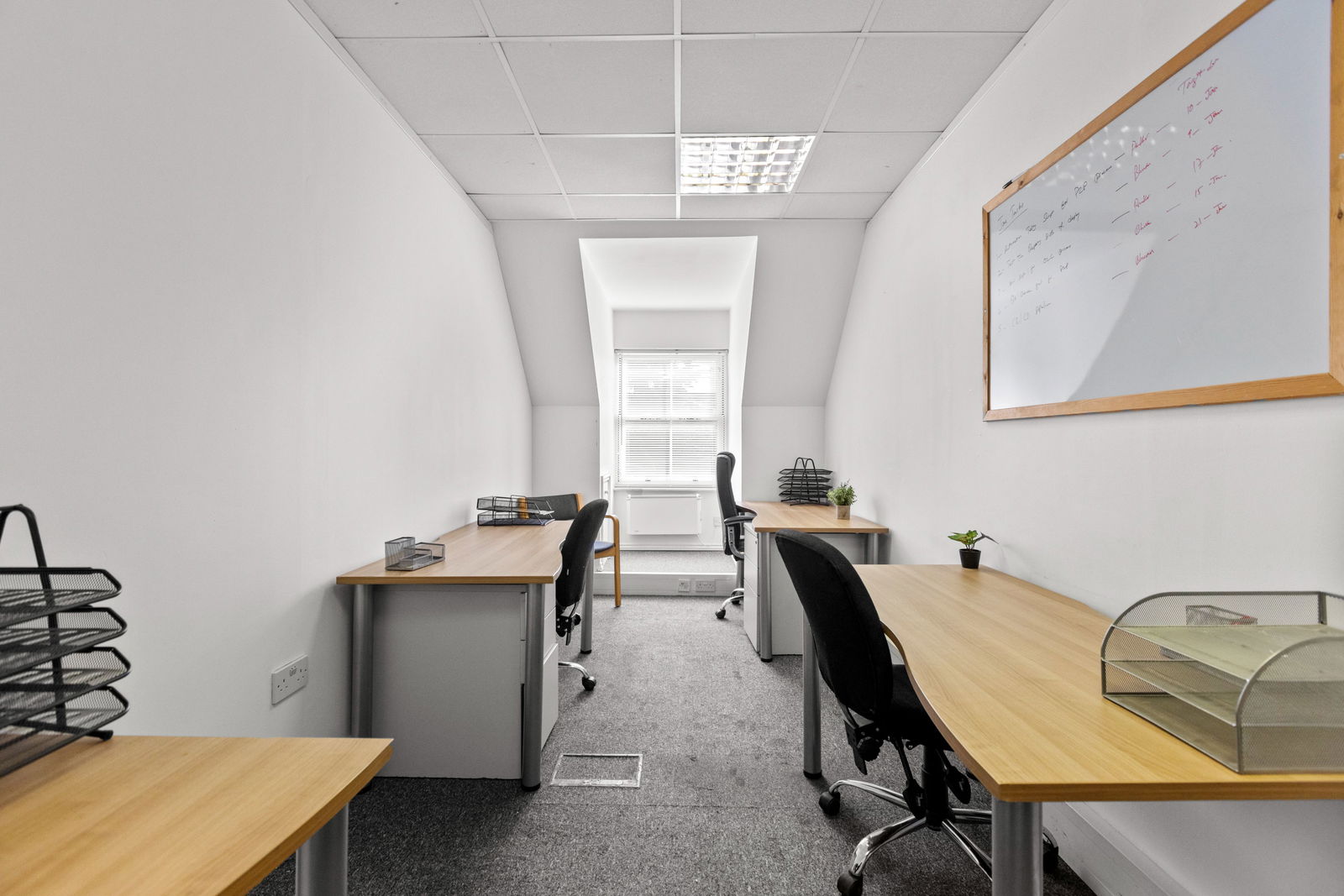 Commercial property to rent in High Street, Slough - Property Image 7