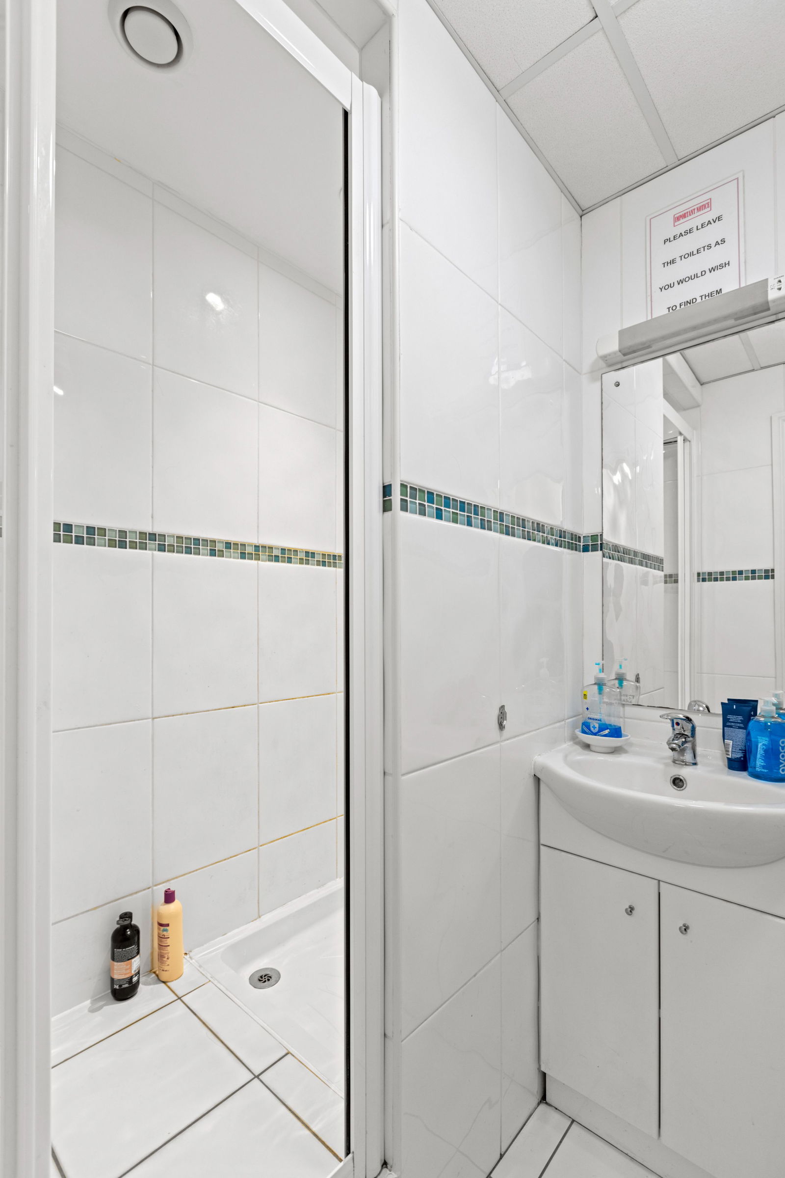 Commercial property to rent in High Street, Slough - Property Image 9