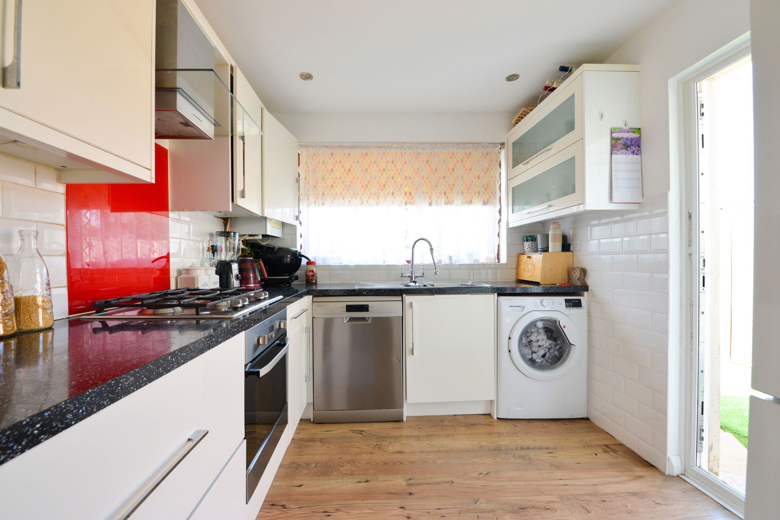 3 bed semi-detached house for sale in Oakcroft Road, Chessington  - Property Image 4