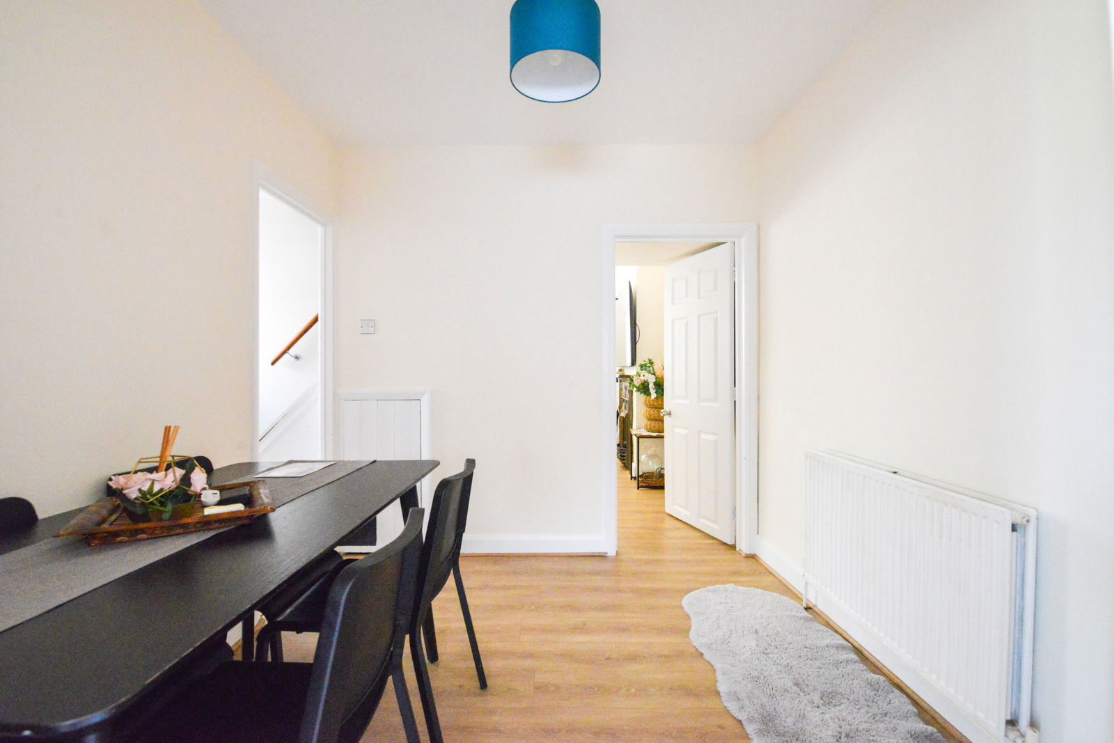 3 bed semi-detached house for sale in Oakcroft Road, Chessington  - Property Image 5