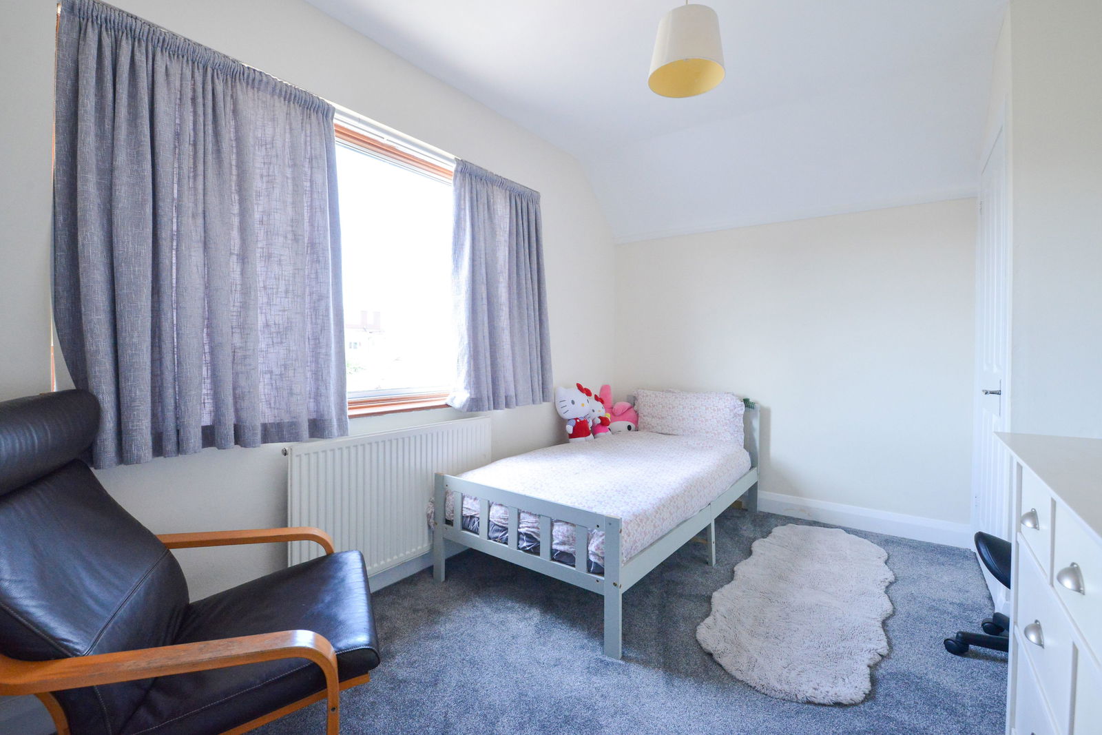 3 bed semi-detached house for sale in Oakcroft Road, Chessington  - Property Image 7