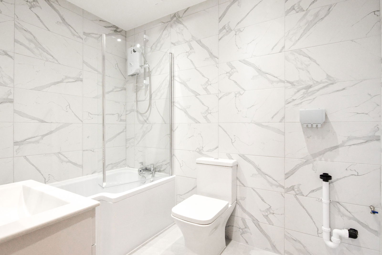 3 bed semi-detached house for sale in Oakcroft Road, Chessington  - Property Image 12