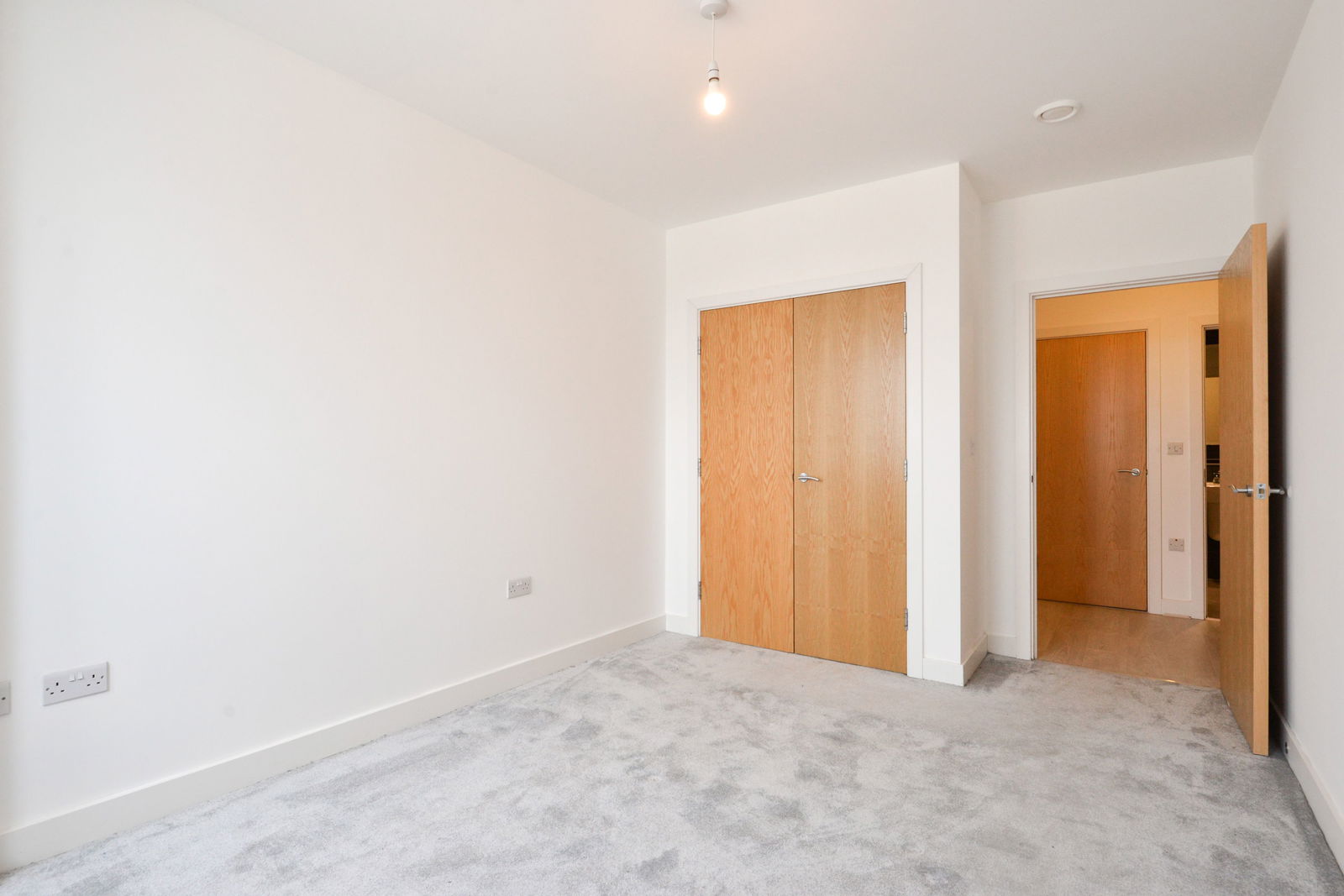 1 bed flat for sale in Sutton Court Road, Sutton  - Property Image 6