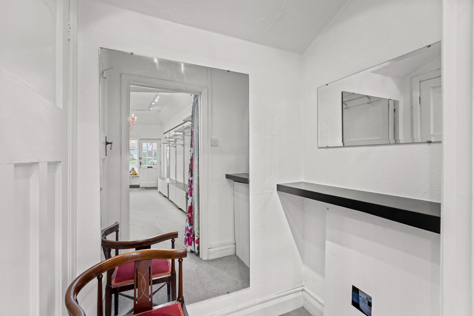 Retail property (high street) to rent in Church Road, Leatherhead 5