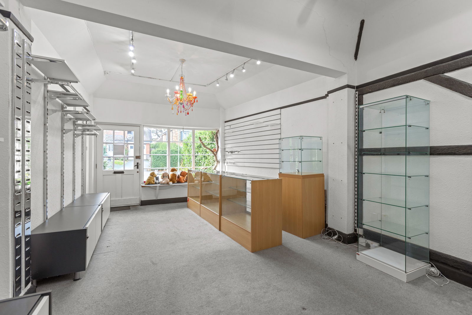 Retail property (high street) to rent in Church Road, Leatherhead 4