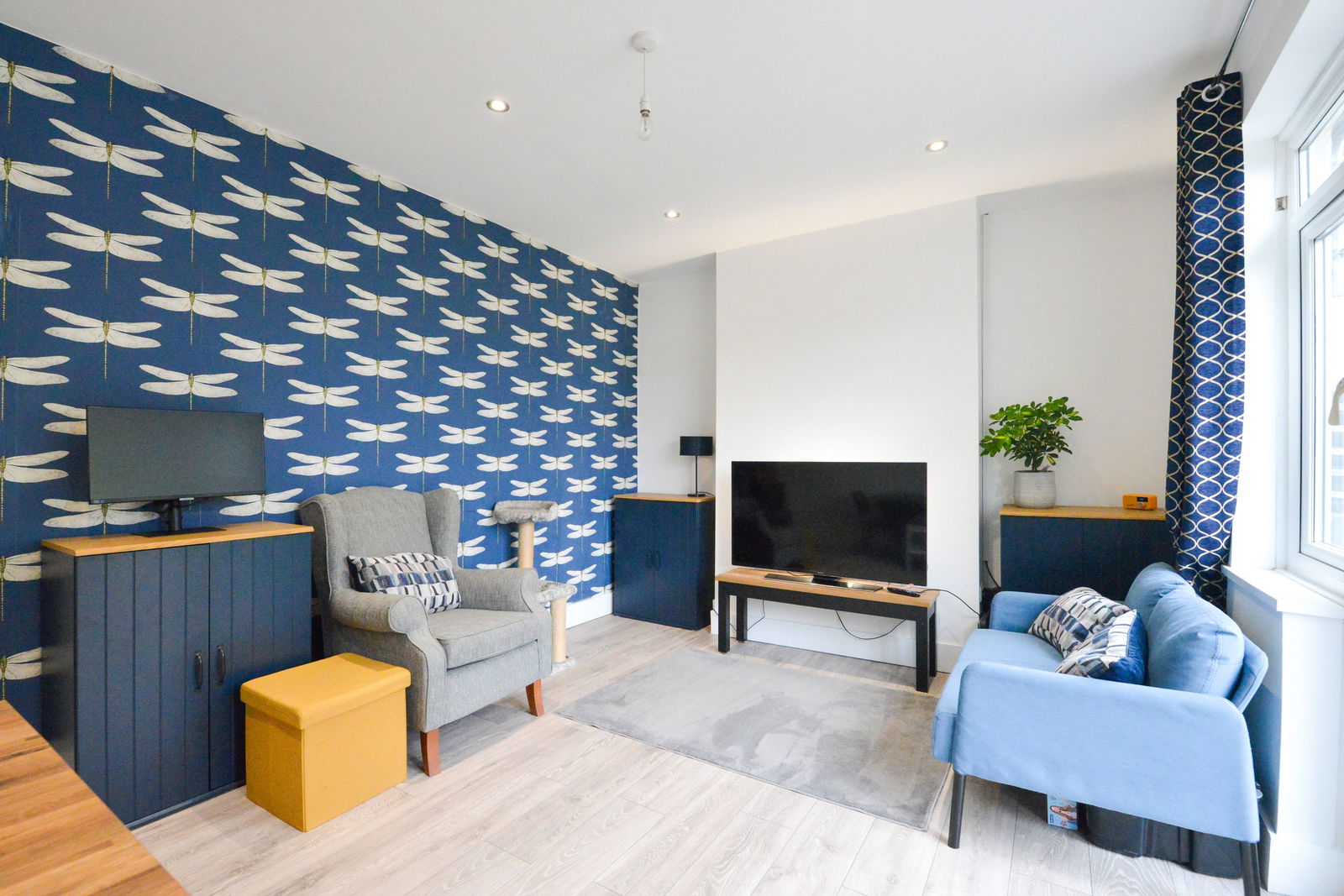 2 bed semi-detached bungalow for sale in Seaforth Gardens, Epsom  - Property Image 4
