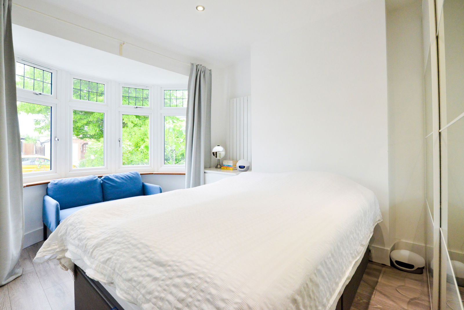 2 bed semi-detached bungalow for sale in Seaforth Gardens, Epsom  - Property Image 8