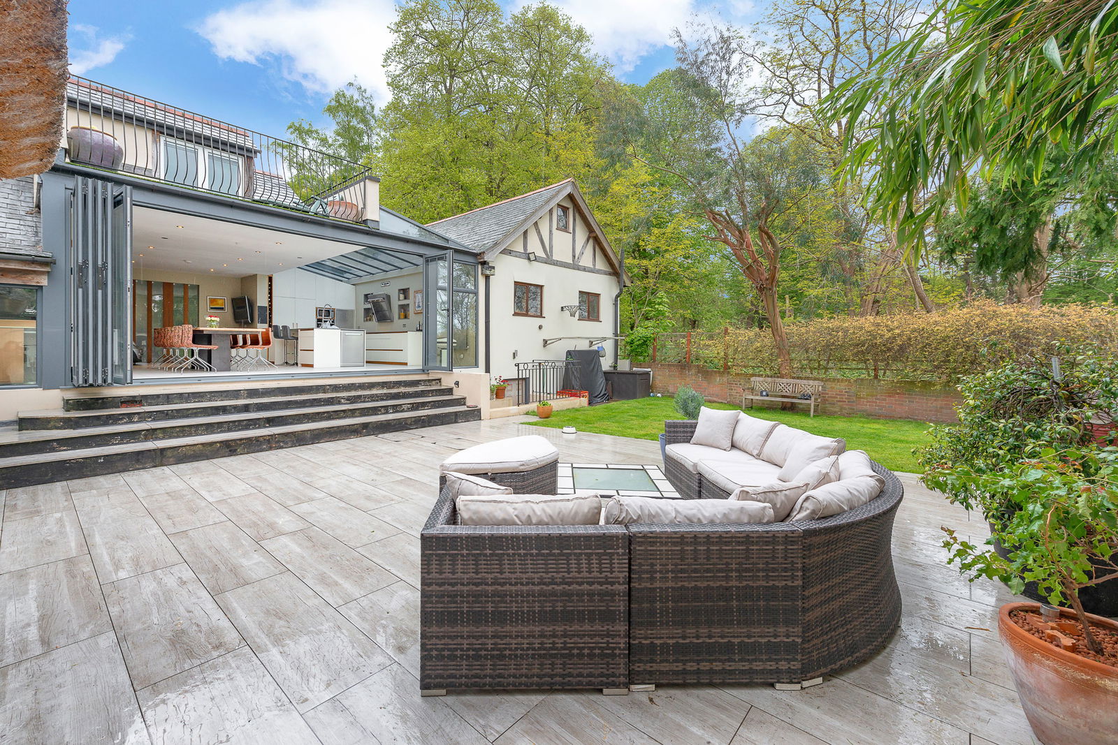 6 bed detached house for sale in Convent Lane, Cobham  - Property Image 18