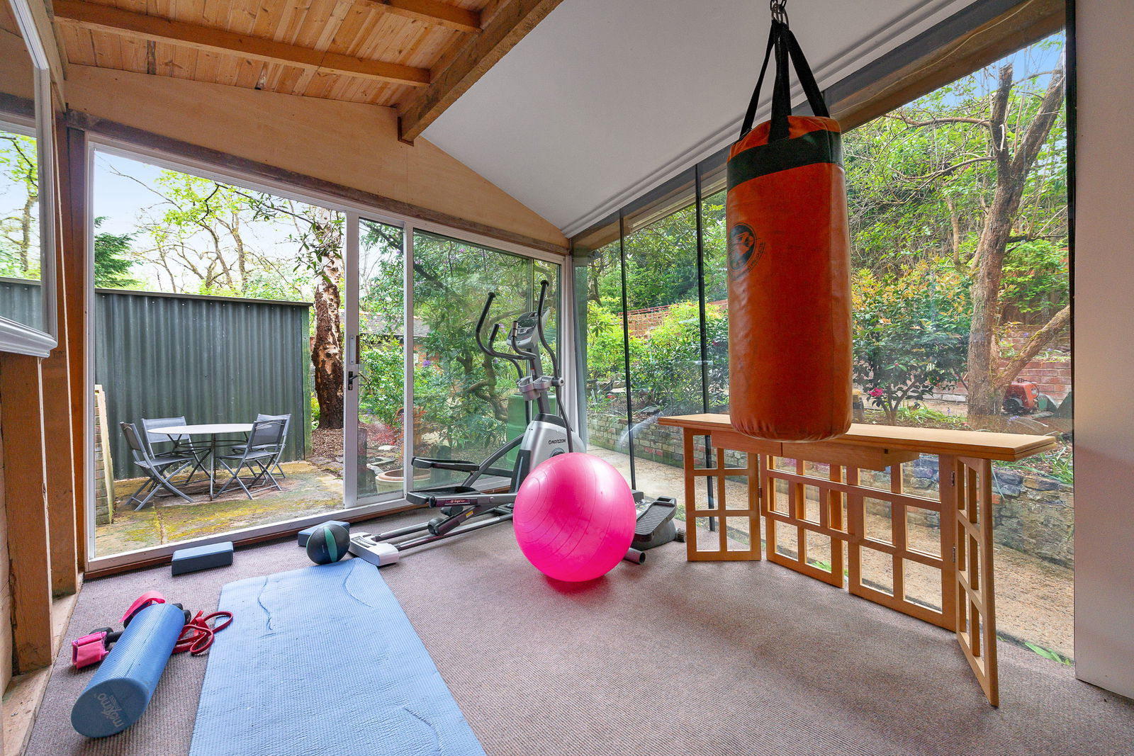 6 bed detached house for sale in Convent Lane, Cobham  - Property Image 12