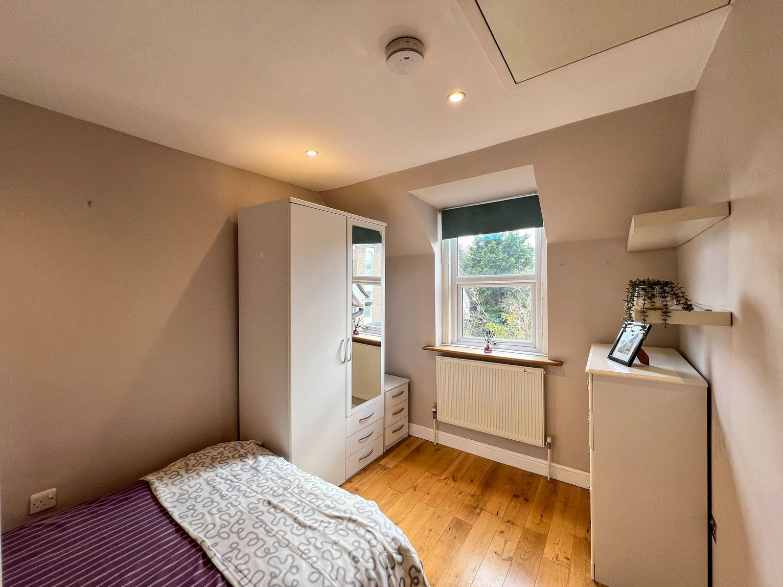 1 bed flat for sale in Station Road, Leatherhead 3