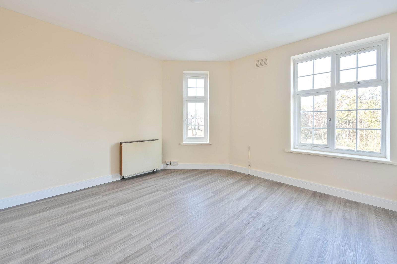 2 bed flat to rent in London Road, Guildford 10