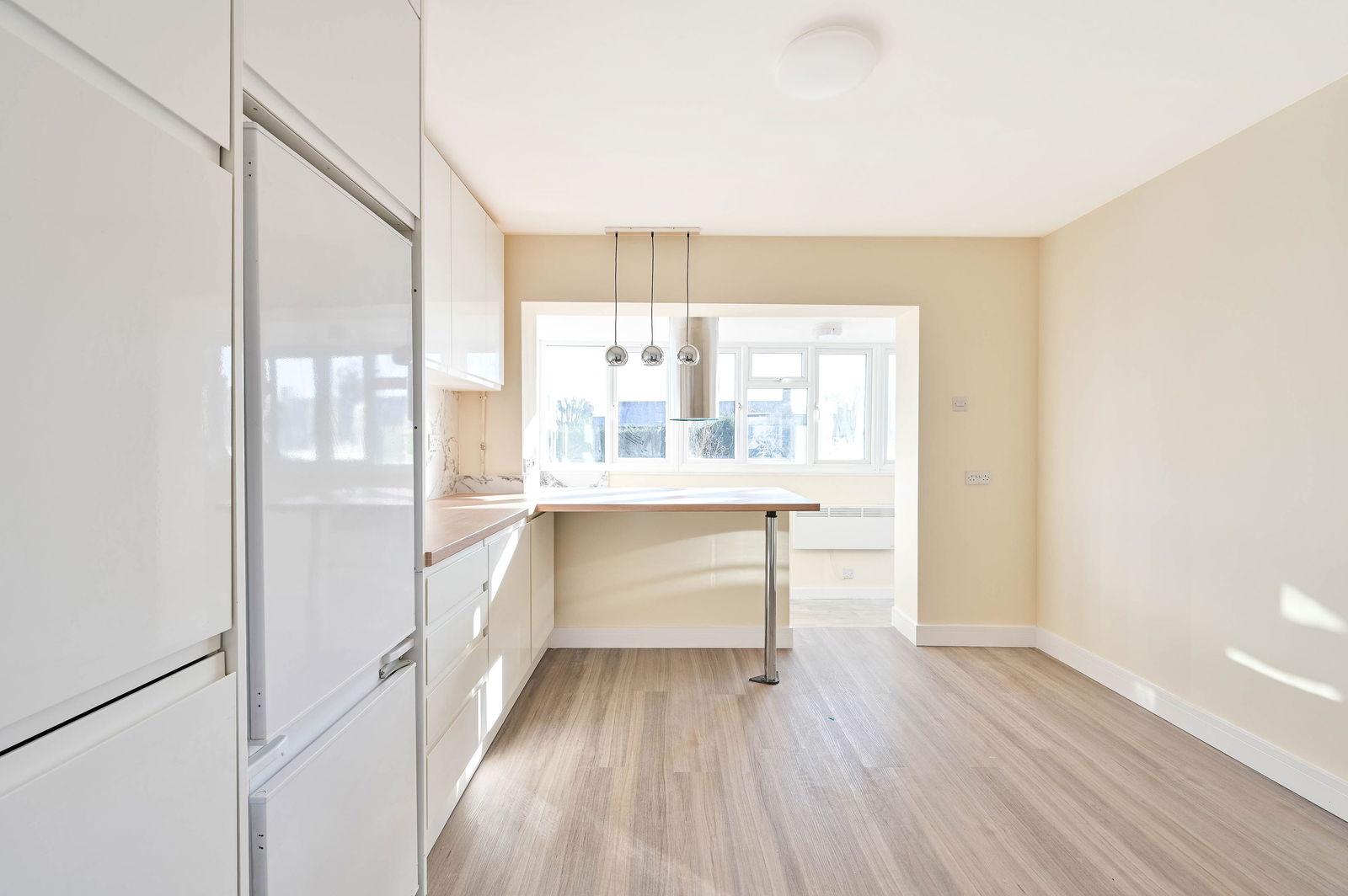 2 bed flat to rent in London Road, Guildford 8