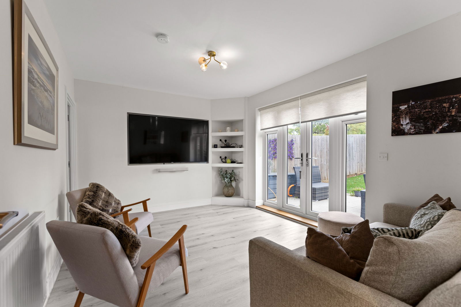 3 bed terraced house to rent, Leatherhead 8