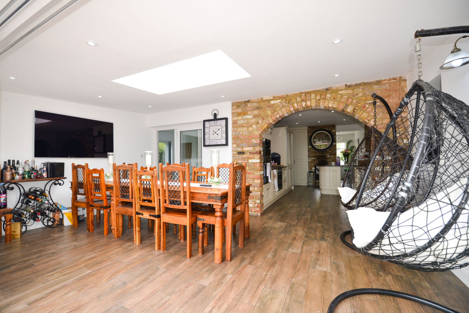 5 bed bungalow for sale in Green Lane, Staines-upon-thames  - Property Image 4