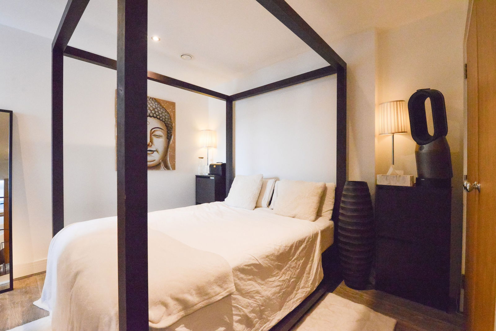 2 bed penthouse for sale in Station View, Guildford 8