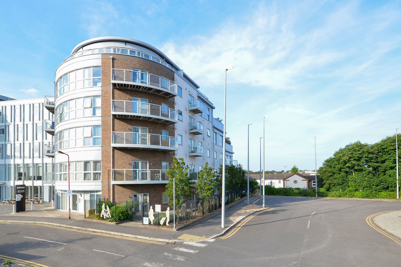 2 bed flat for sale in Station View, Guildford  - Property Image 1