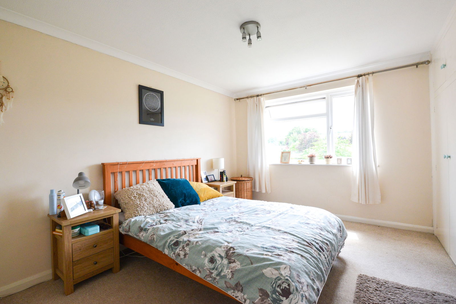 2 bed flat for sale in Windsor Close, Guildford  - Property Image 7