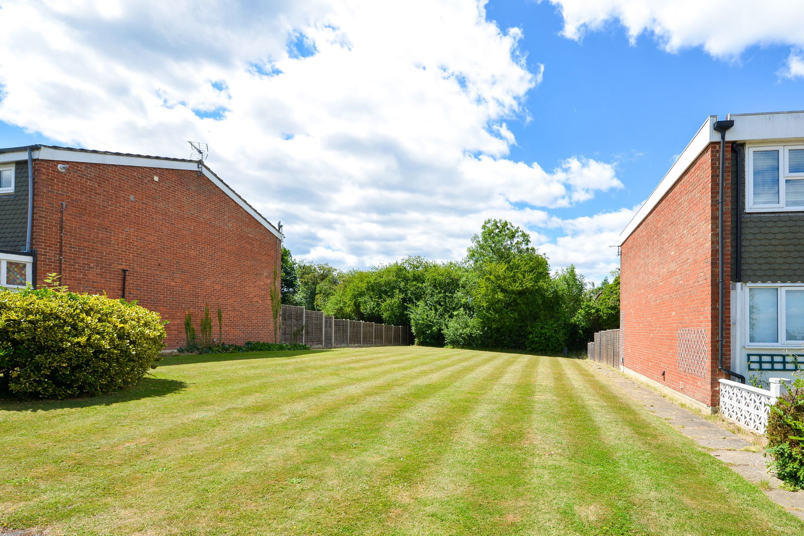 2 bed flat for sale in Windsor Close, Guildford 10
