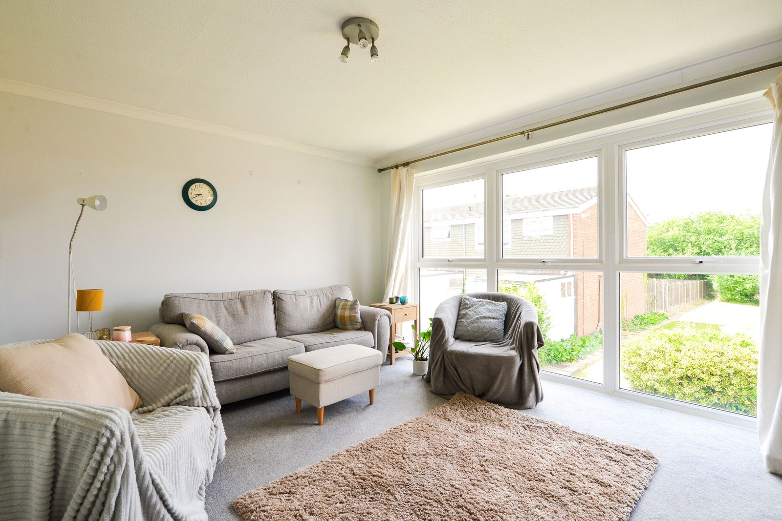 2 bed flat for sale in Windsor Close, Guildford  - Property Image 3