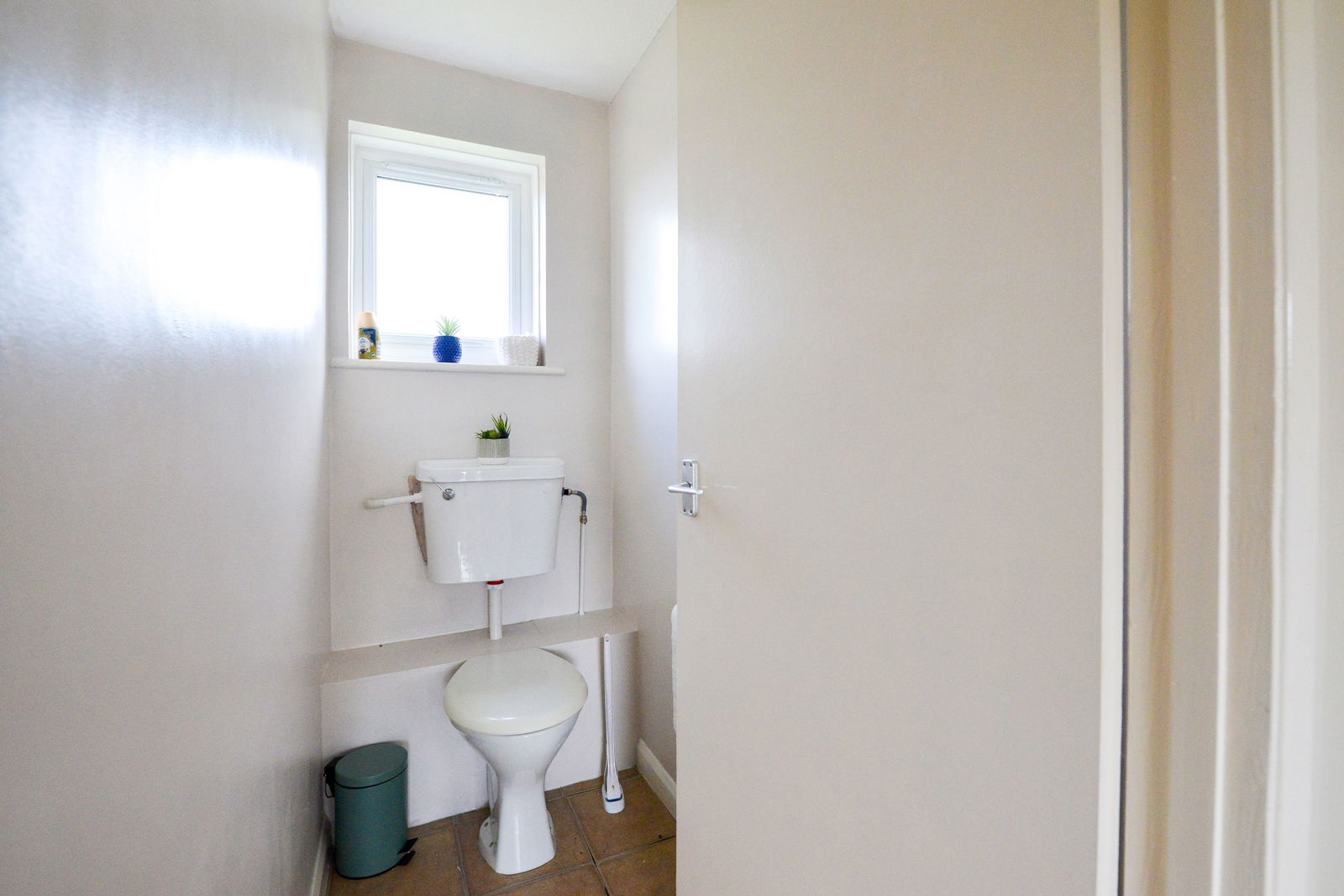 2 bed flat for sale in Windsor Close, Guildford  - Property Image 10