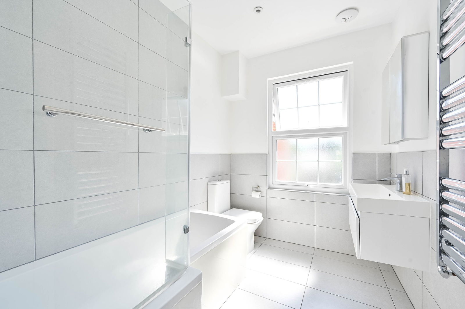 4 bed detached house for sale in Victoria Road, Guildford 11