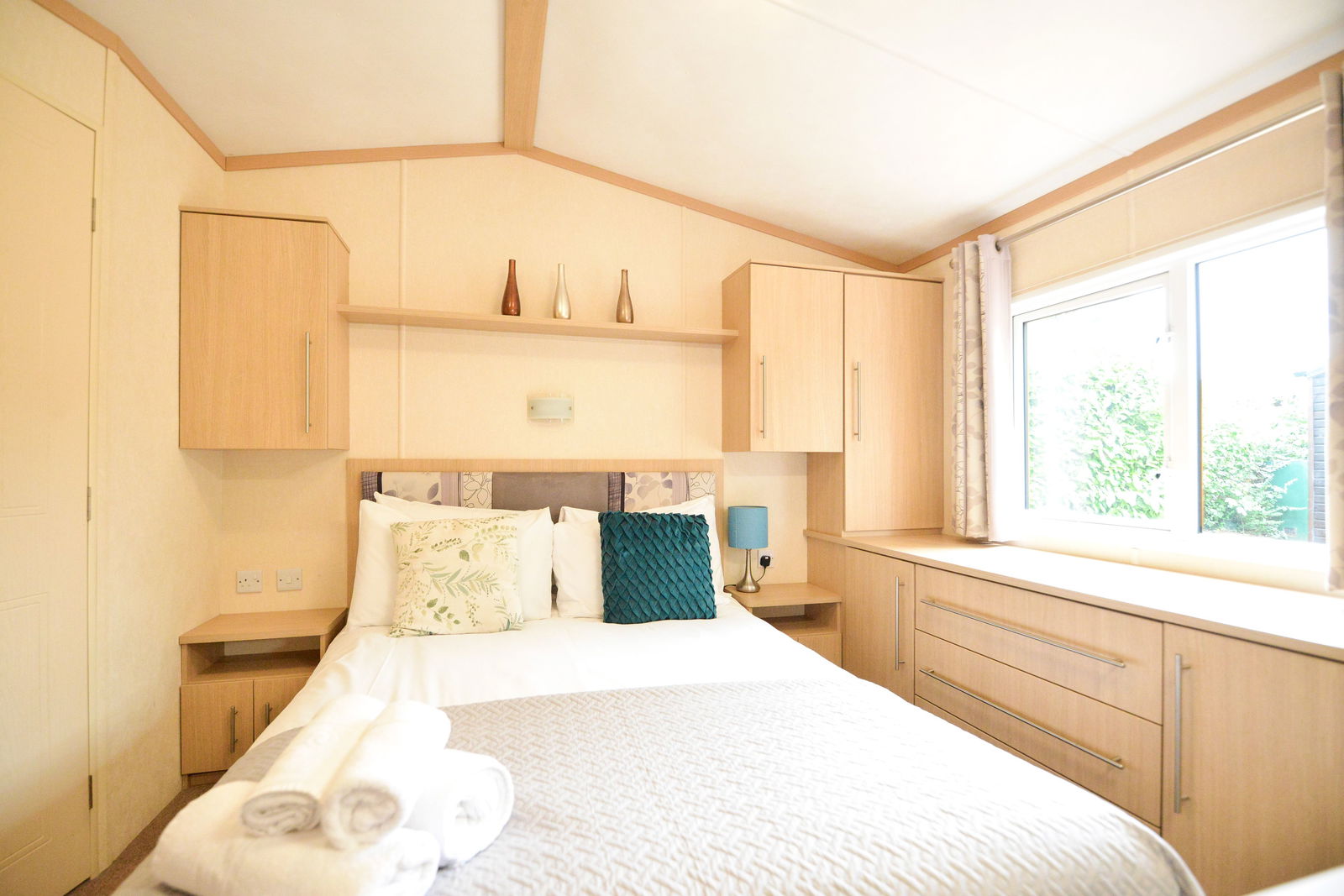 2 bed for sale in Farley Green, Guildford  - Property Image 9
