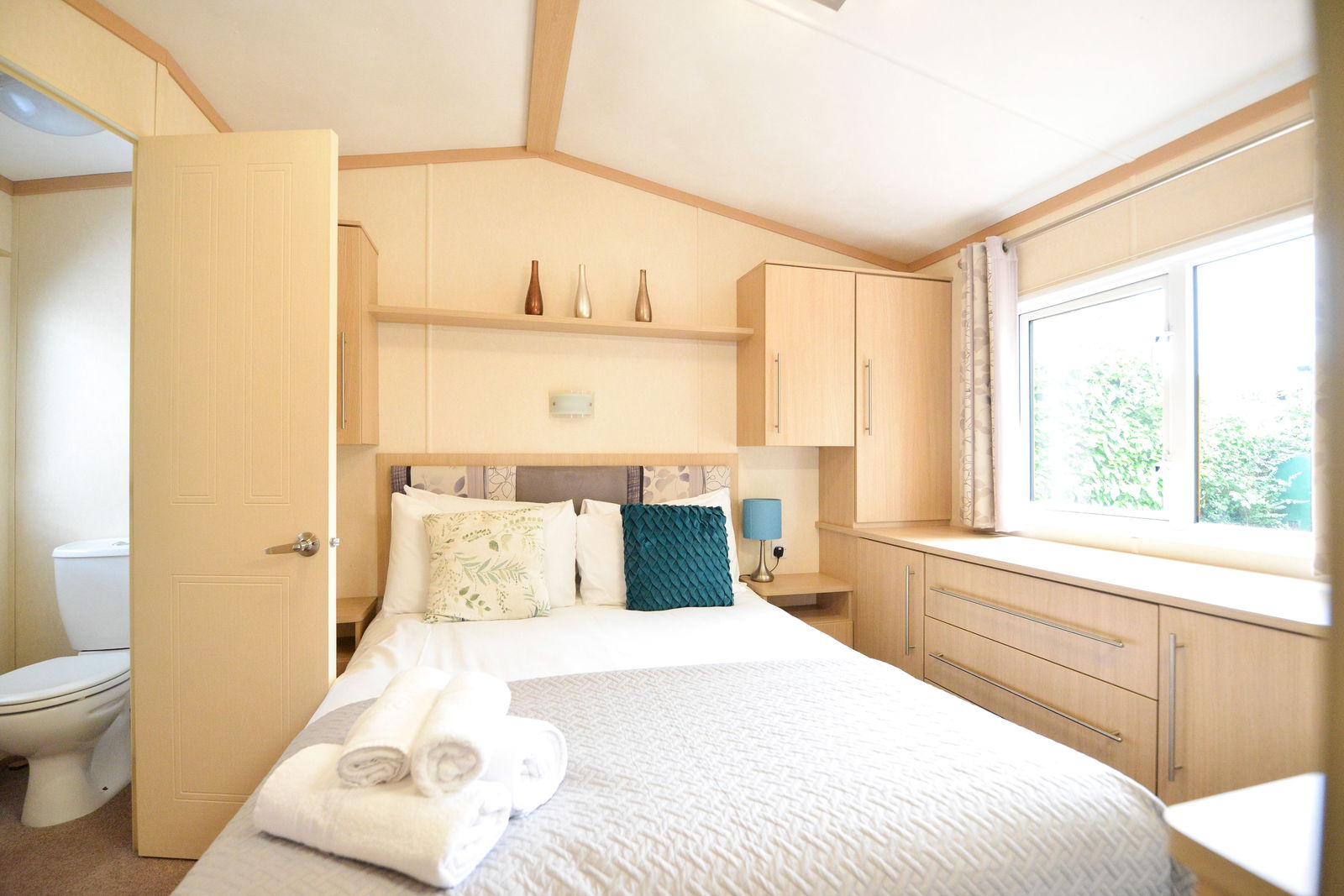2 bed for sale in Farley Green, Guildford  - Property Image 10