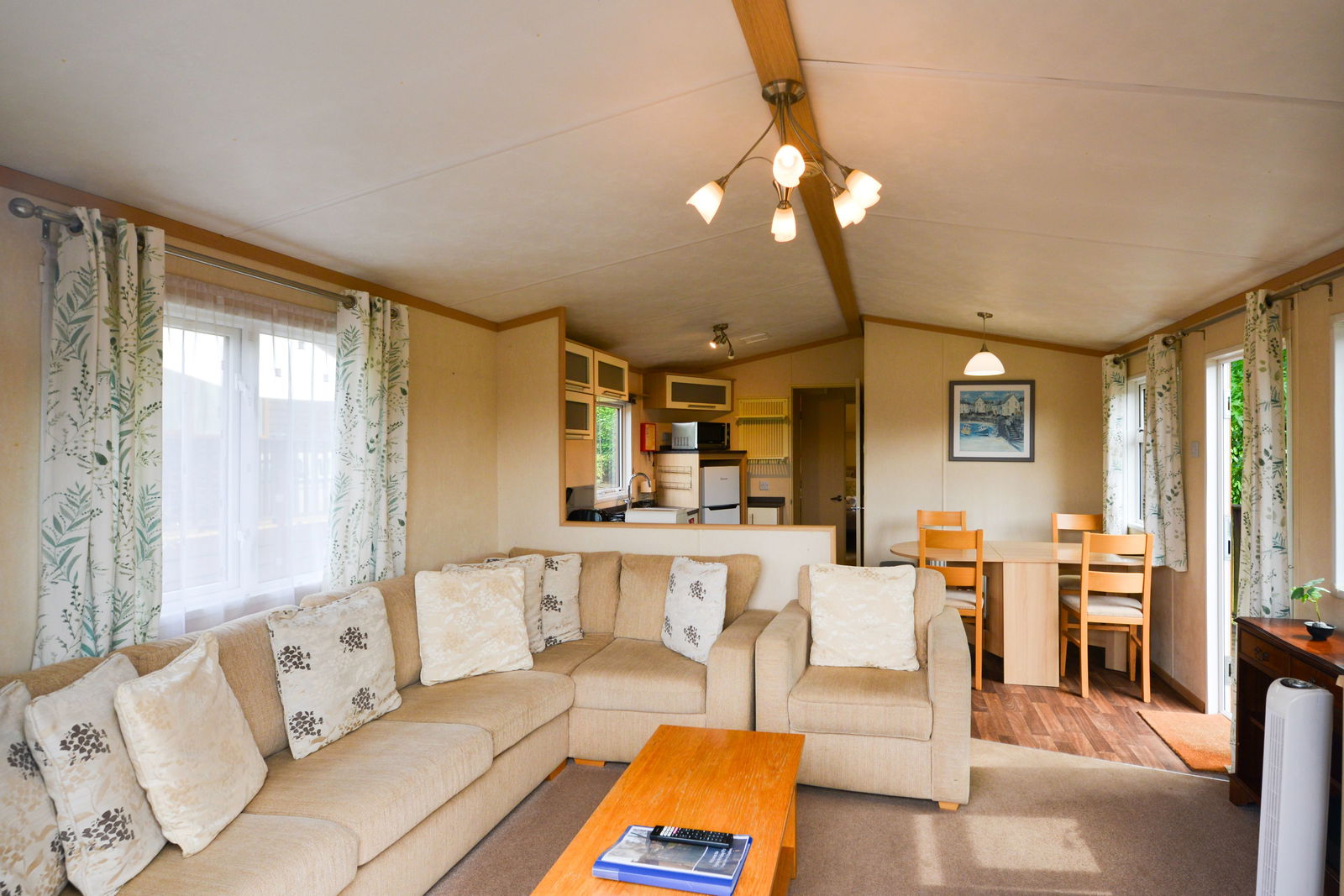 2 bed for sale in Farley Green, Guildford  - Property Image 5