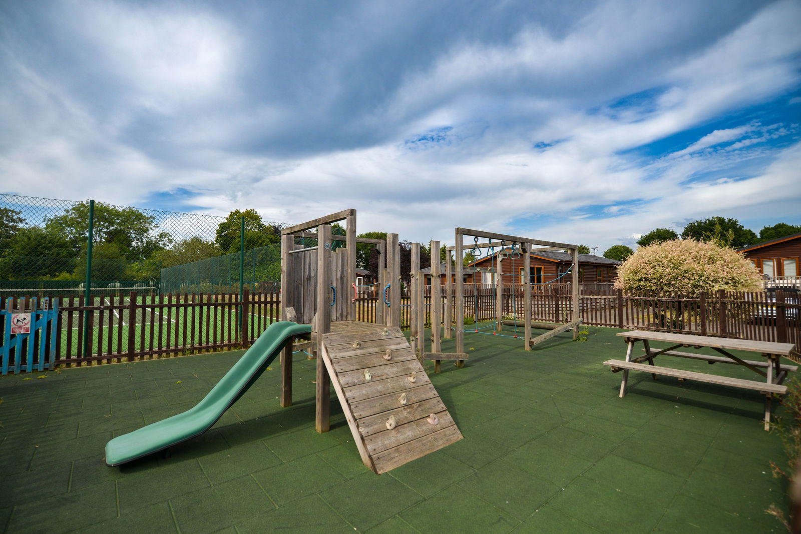 2 bed for sale in Farley Green, Guildford  - Property Image 16