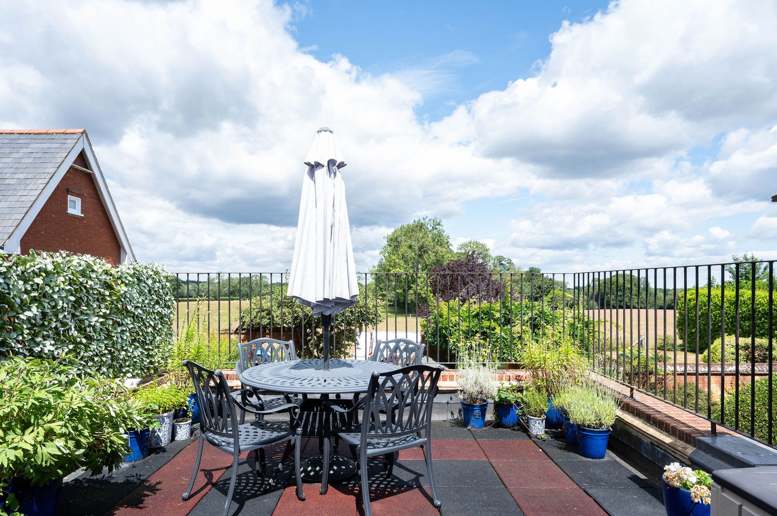 3 bed maisonette for sale in Ranmore Common, Dorking  - Property Image 3