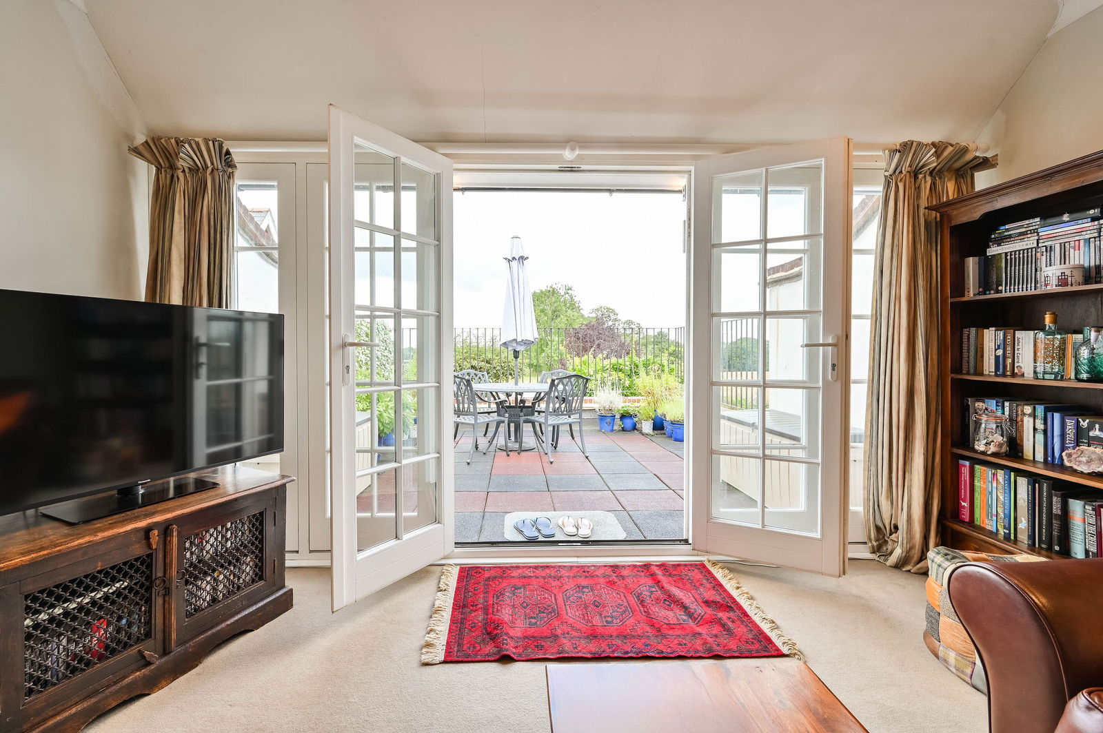 3 bed maisonette for sale in Ranmore Common, Dorking 7