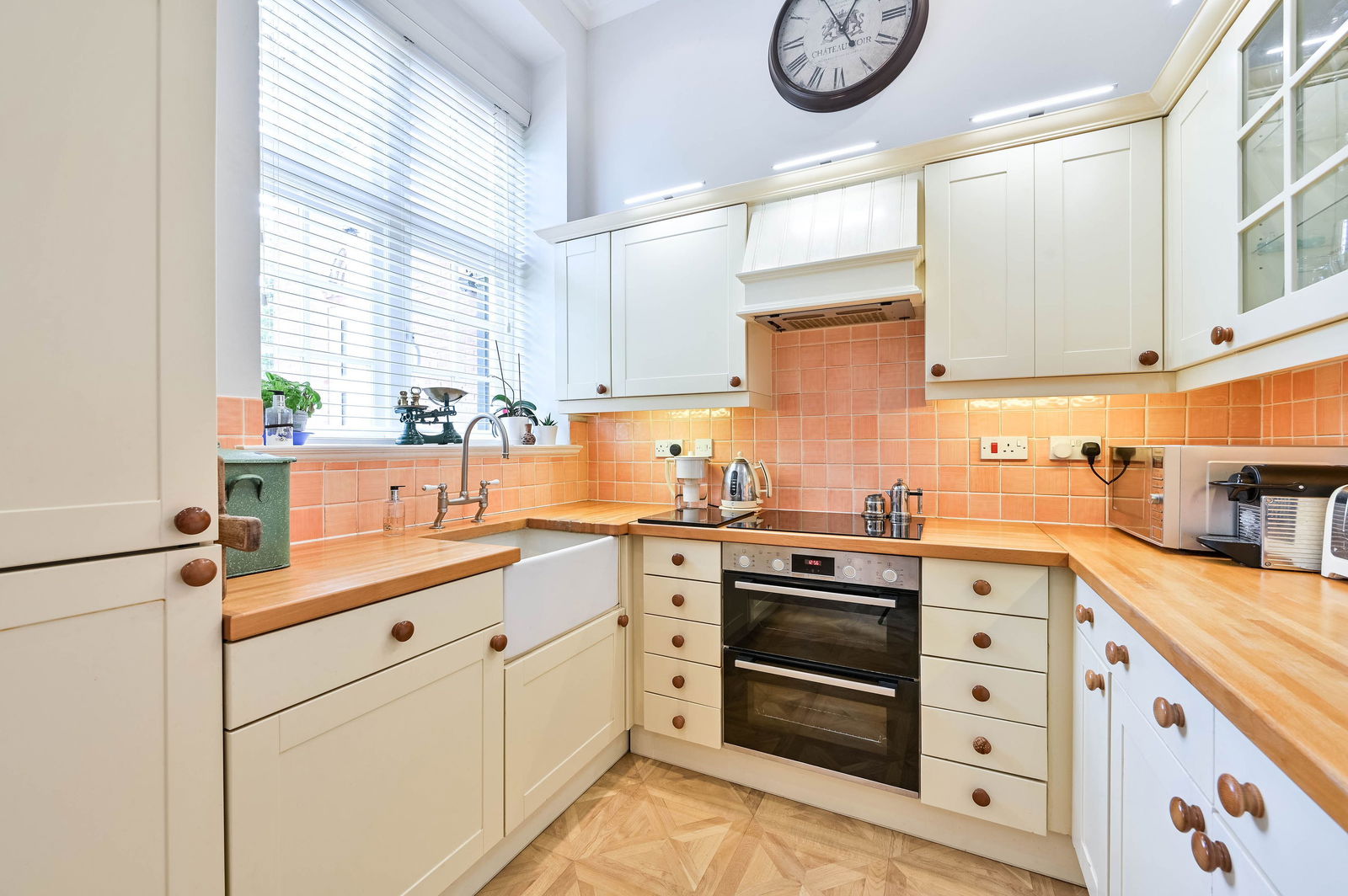3 bed maisonette for sale in Ranmore Common, Dorking 9