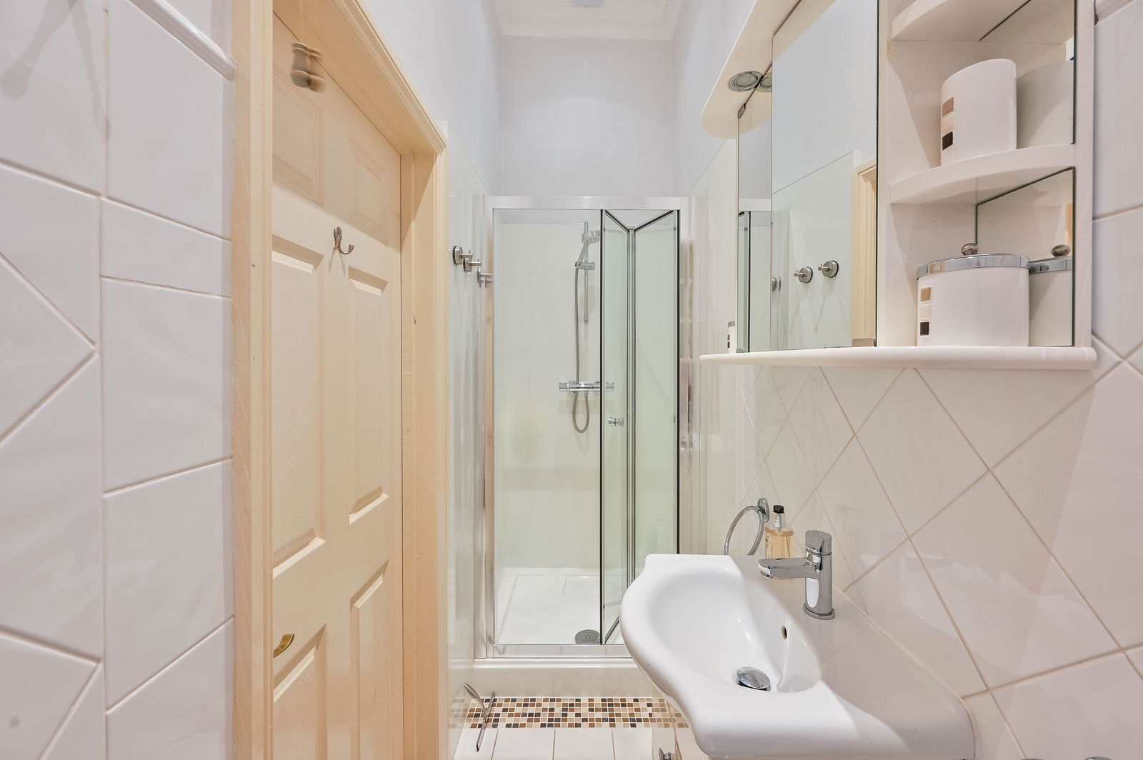 3 bed maisonette for sale in Ranmore Common, Dorking  - Property Image 15