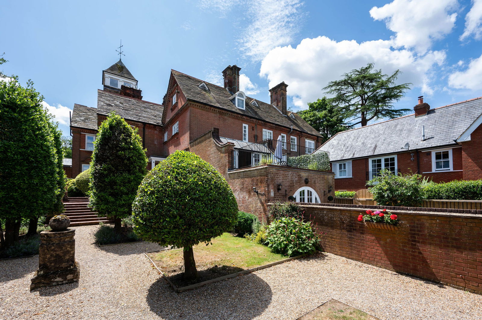 3 bed maisonette for sale in Ranmore Common, Dorking  - Property Image 17