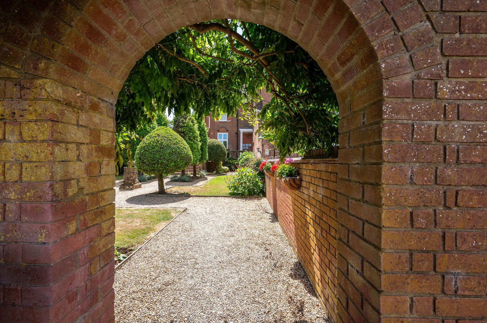 3 bed maisonette for sale in Ranmore Common, Dorking  - Property Image 18