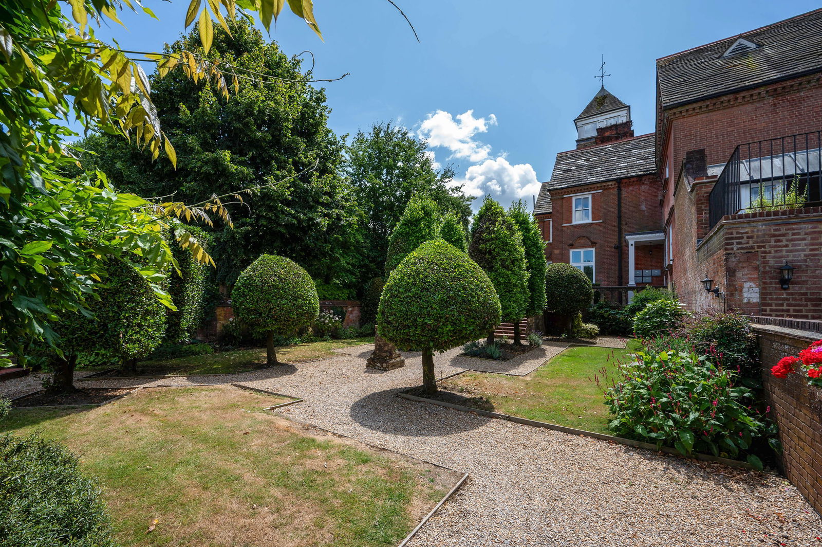 3 bed maisonette for sale in Ranmore Common, Dorking  - Property Image 19