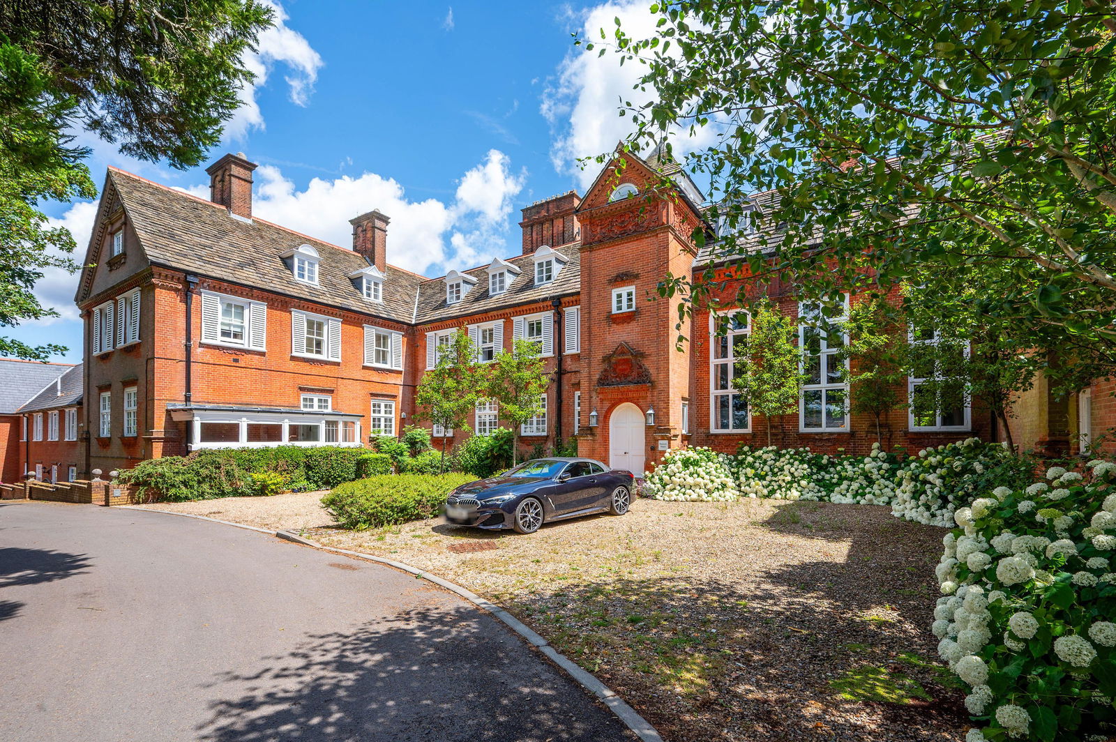 3 bed maisonette for sale in Ranmore Common, Dorking, RH5