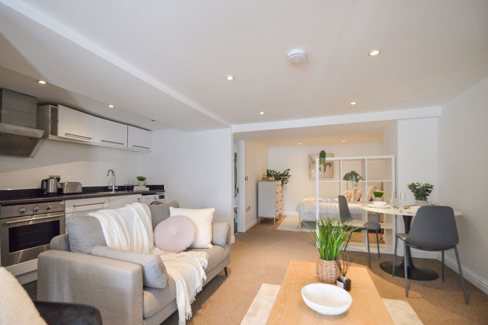 Studio flat for sale in Millmead Terrace, Guildford 5