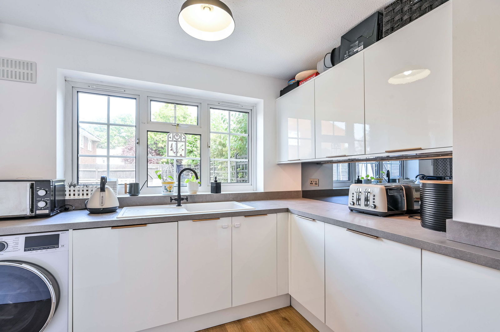 3 bed terraced house for sale in De Lara Way, Woking 8