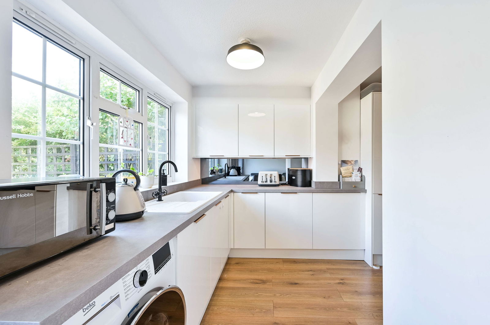 3 bed terraced house for sale in De Lara Way, Woking  - Property Image 9