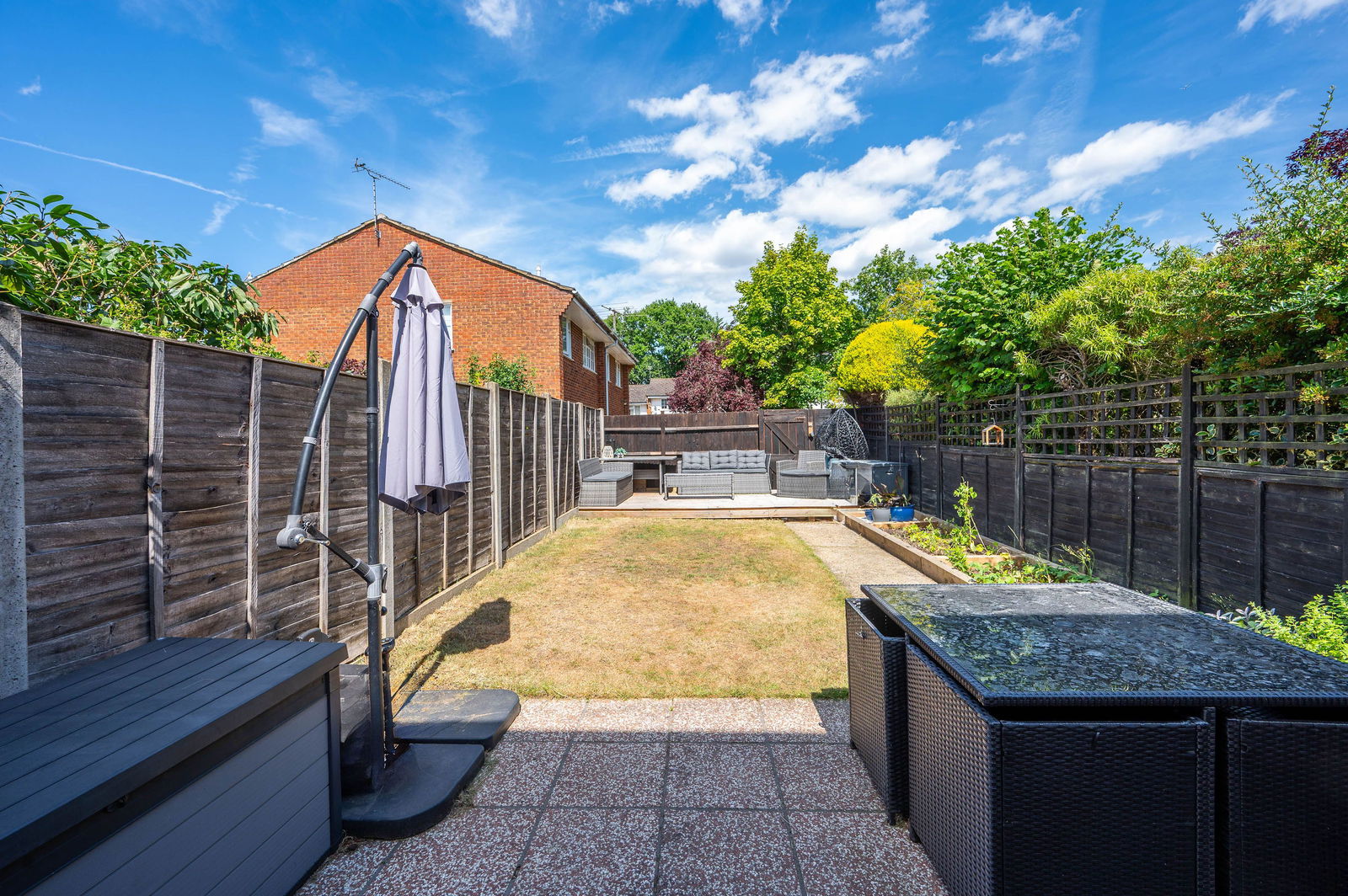 3 bed terraced house for sale in De Lara Way, Woking  - Property Image 3