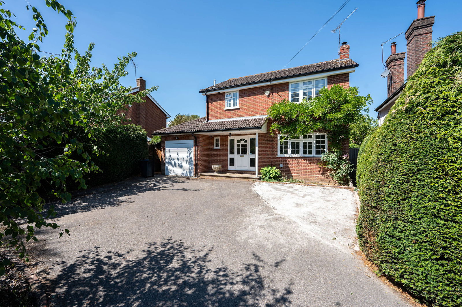 3 bed detached house for sale in Ockham Road South, East Horsley 18